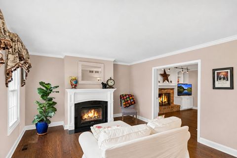 Tiny photo for 2045 Somerset Lane, Wheaton, IL 60189 (MLS # 12638607)