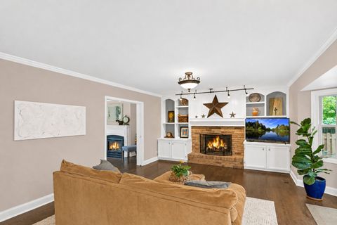 Tiny photo for 2045 Somerset Lane, Wheaton, IL 60189 (MLS # 12638607)
