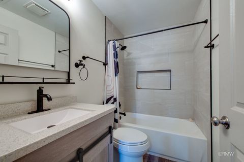 Tiny photo for 162 Braintree Drive, Bloomingdale, IL 60108 (MLS # 12612955)