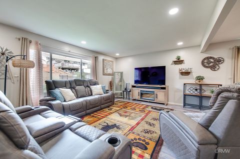 Tiny photo for 162 Braintree Drive, Bloomingdale, IL 60108 (MLS # 12612955)