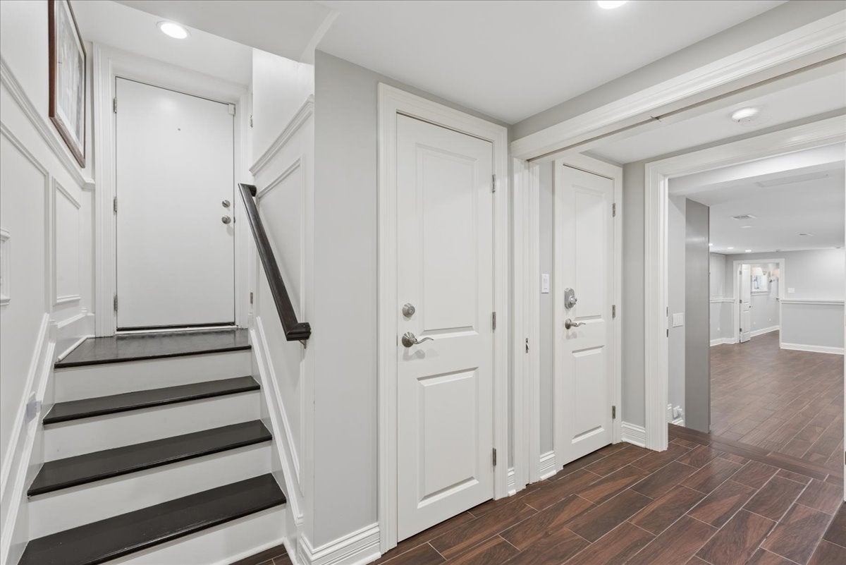 1441 W Wolfram Garden