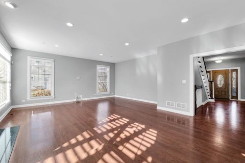 Tiny photo for 141 Walnut Street, Libertyville, IL 60048 (MLS # 12667904)