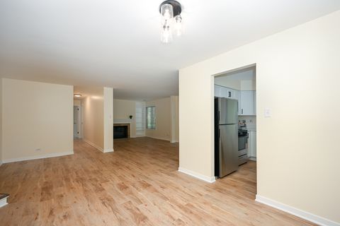 Tiny photo for 1751 Plymouth Court #B, Wheaton, IL 60189 (MLS # 12503449)