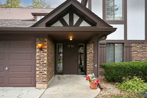 Tiny photo for 1751 Plymouth Court #B, Wheaton, IL 60189 (MLS # 12503449)