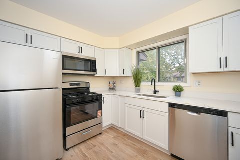 Tiny photo for 1751 Plymouth Court #B, Wheaton, IL 60189 (MLS # 12503449)