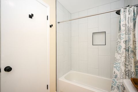 Tiny photo for 1751 Plymouth Court #B, Wheaton, IL 60189 (MLS # 12503449)