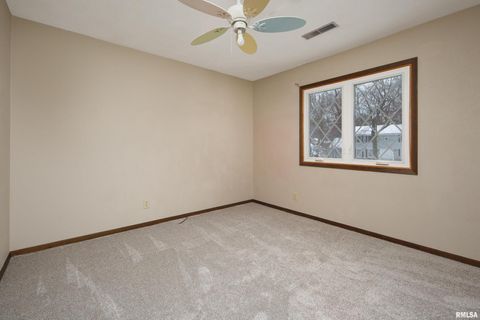 Tiny photo for 1225 38TH Avenue Court, Rock Island, IL 61201 (MLS # QC4269836)