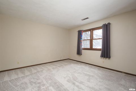 Tiny photo for 1225 38TH Avenue Court, Rock Island, IL 61201 (MLS # QC4269836)