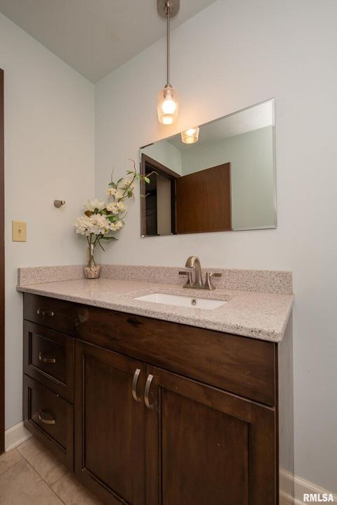 Tiny photo for 1225 38TH Avenue Court, Rock Island, IL 61201 (MLS # QC4269836)