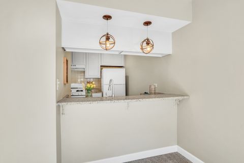 Tiny photo for 633 Dove Court, Grayslake, IL 60030 (MLS # 12462340)