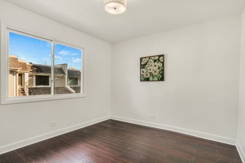 Tiny photo for 633 Dove Court, Grayslake, IL 60030 (MLS # 12462340)