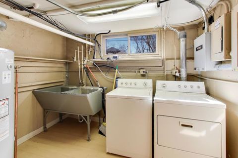 Tiny photo for 754 Woodridge Lane, Glencoe, IL 60022 (MLS # 12588844)