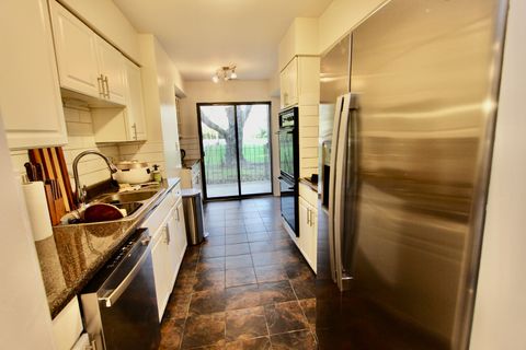Tiny photo for 10 Old Oak Drive #103, Buffalo Grove, IL 60089 (MLS # 12485172)