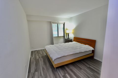 Tiny photo for 10 Old Oak Drive #103, Buffalo Grove, IL 60089 (MLS # 12485172)