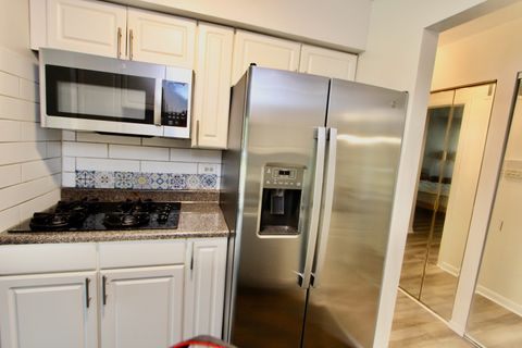 Tiny photo for 10 Old Oak Drive #103, Buffalo Grove, IL 60089 (MLS # 12485172)