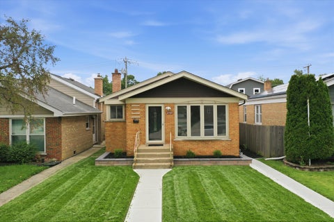 Photo of 2905 W 102nd Place, Chicago, IL 60655 (MLS # 12773726)
