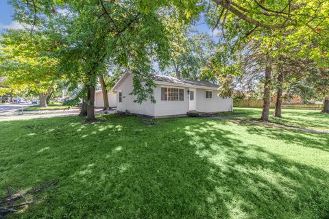 Photo of 2308 Madonna Avenue, Joliet, IL 60436 (MLS # 12478396)