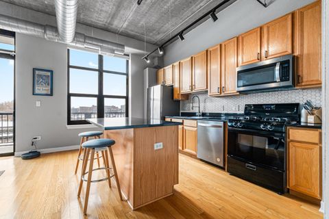 Tiny photo for 833 W 15th Place #311, Chicago, IL 60608 (MLS # 12565216)