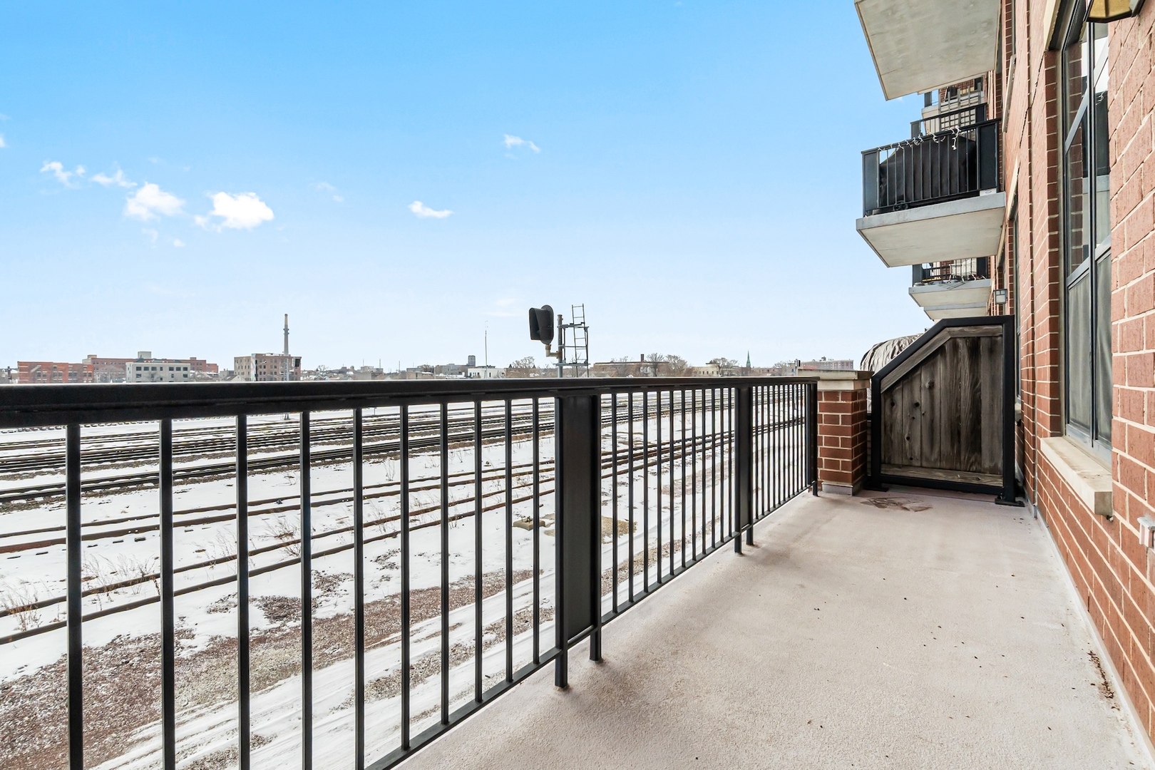 833 W 15th Place 311