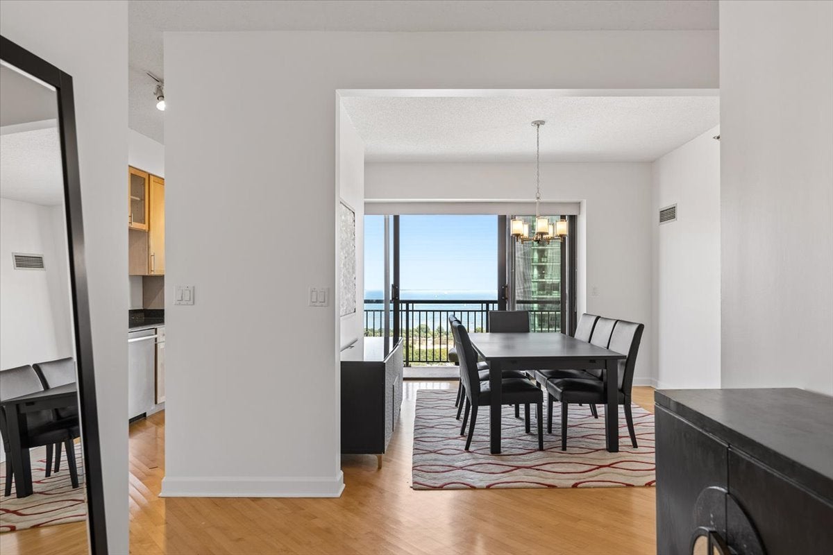 41 E 8th Street 2301