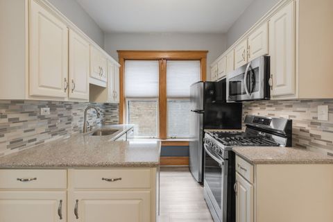 Tiny photo for 717 W Bittersweet Place #L1, Chicago, IL 60613 (MLS # 12627414)