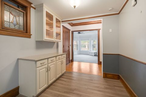 Tiny photo for 717 W Bittersweet Place #L1, Chicago, IL 60613 (MLS # 12627414)