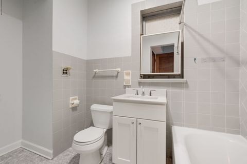 Tiny photo for 717 W Bittersweet Place #L1, Chicago, IL 60613 (MLS # 12627414)