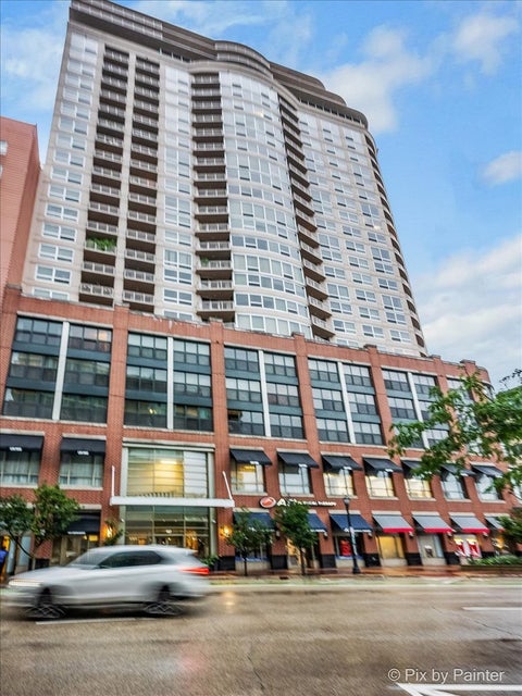 Photo of 807 Davis Street #2103, Evanston, IL 60201 (MLS # 12740130)