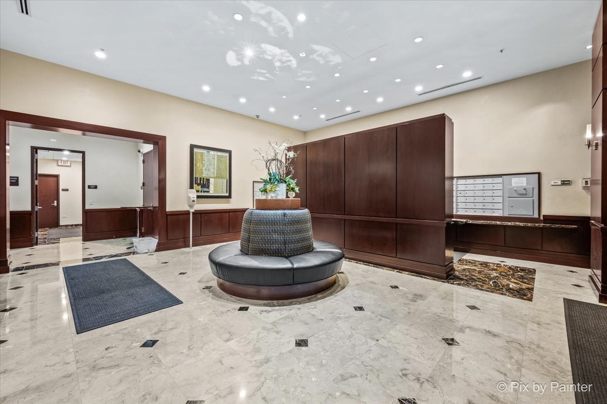 807 Davis Street 2103