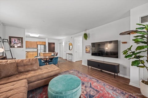 Tiny photo for 807 Davis Street #2103, Evanston, IL 60201 (MLS # 12740130)