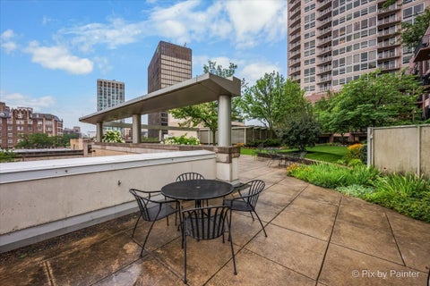 Tiny photo for 807 Davis Street #2103, Evanston, IL 60201 (MLS # 12740130)