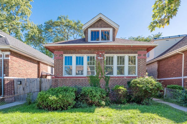 8919 S BISHOP ST, CHICAGO, IL 60620 - Image 4e92bb91da531beedcb6058e15855fc7/690881594