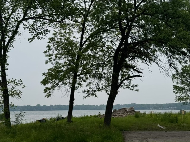 728 N Lakeview Drive