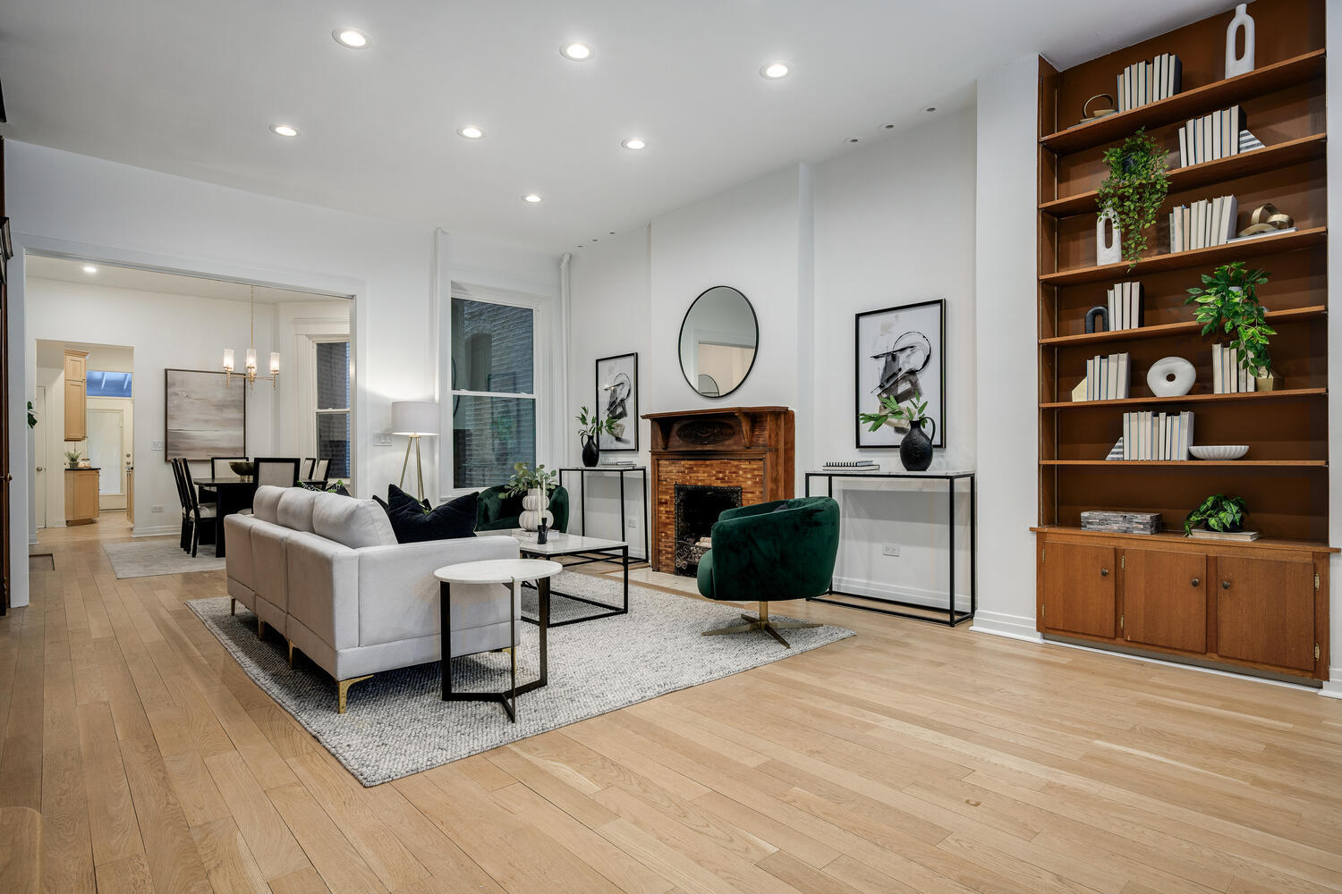 5519 S Cornell Avenue