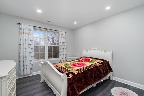 Tiny photo for 244 Stonegate Road, Bolingbrook, IL 60440 (MLS # 12519338)