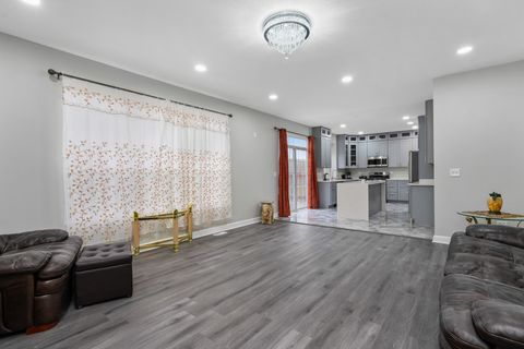 Tiny photo for 244 Stonegate Road, Bolingbrook, IL 60440 (MLS # 12519338)