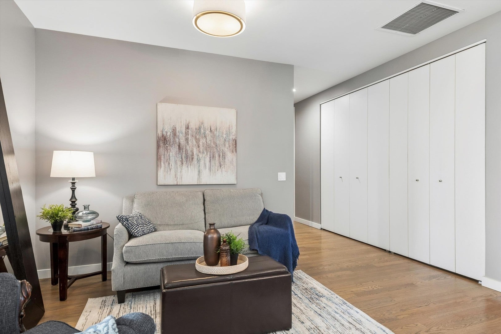 147 N Euclid Avenue 406