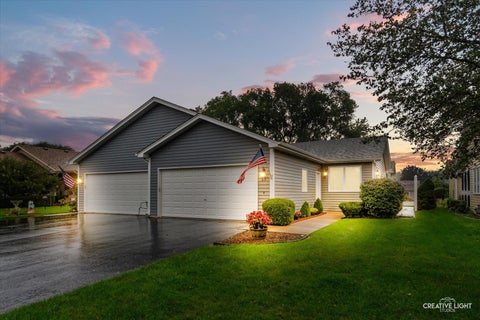 Tiny photo for 53 Silver Trail, North Aurora, IL 60542 (MLS # 12775187)