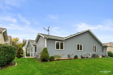 Tiny photo for 53 Silver Trail, North Aurora, IL 60542 (MLS # 12775187)