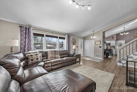 Tiny photo for 474 Linn Avenue, Crystal Lake, IL 60014 (MLS # 12591761)