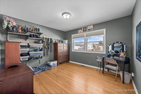 Tiny photo for 474 Linn Avenue, Crystal Lake, IL 60014 (MLS # 12591761)