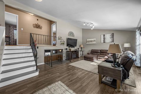 Tiny photo for 474 Linn Avenue, Crystal Lake, IL 60014 (MLS # 12591761)