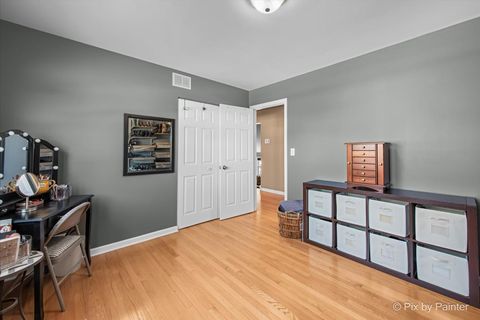 Tiny photo for 474 Linn Avenue, Crystal Lake, IL 60014 (MLS # 12591761)