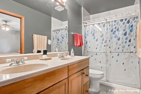 Tiny photo for 2494 FOREST VIEW Road, Lindenhurst, IL 60046 (MLS # 12691306)
