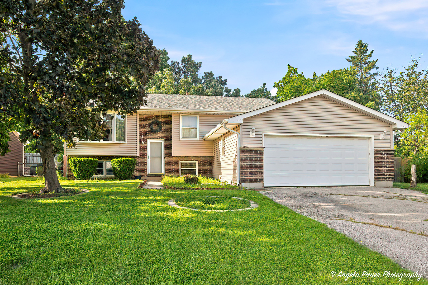 2494 FOREST VIEW Road