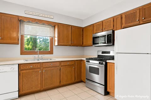 Tiny photo for 2494 FOREST VIEW Road, Lindenhurst, IL 60046 (MLS # 12691306)
