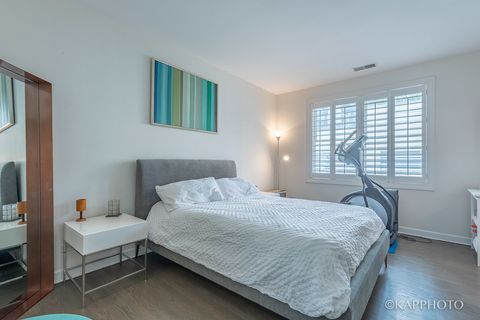 Tiny photo for 1942 S Prairie Avenue #3, Chicago, IL 60616 (MLS # 12531010)