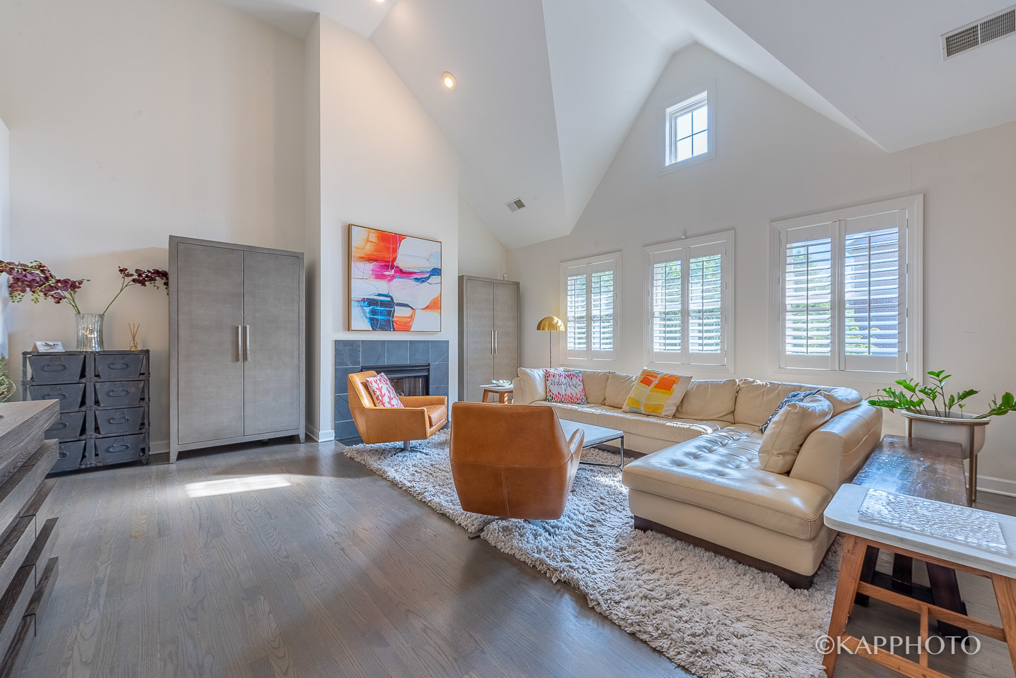 1942 S Prairie Avenue 3