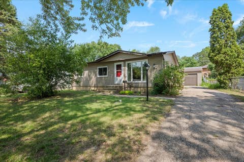 Tiny photo for 1108 S 10th Avenue, St. Charles, IL 60174 (MLS # 12709635)