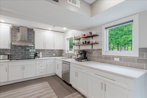 Tiny photo for 6 Kenfield Circle, Bloomington, IL 61704 (MLS # 12620032)